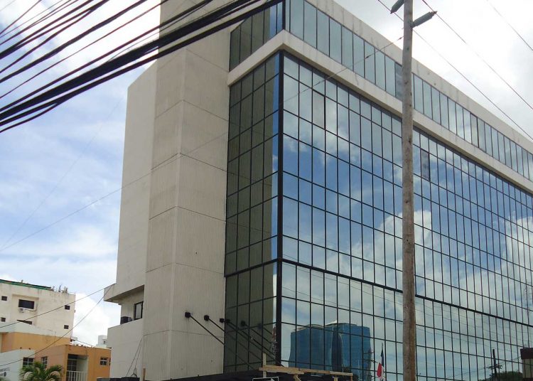Edificio Gubernamental Dr. Rafael Kasse Acta, sede del Fonper.