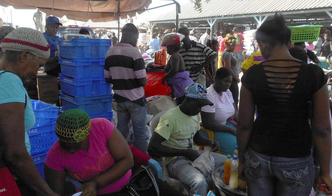 haiti comercio informal frontera fb