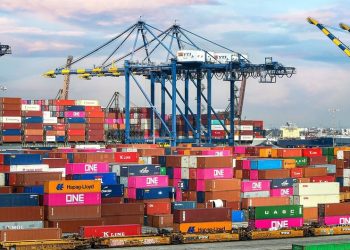 Las importaciones de América Latina y el Caribe también se desaceleraron en el primer trimestre del año, al registrar un 0.6% respecto al 21.1% de 2022. - Fuente externa.