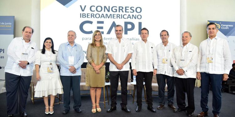 El presidente Luis Abinader presentó a República Dominicana como destino de inversión en el V Congreso del Ceapi. | Lésther Álvarez