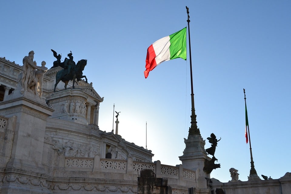 Il ministro italiano dell'Economia avverte che l'Italia potrebbe perdere il 18% del suo Pil a causa del basso tasso di natalità