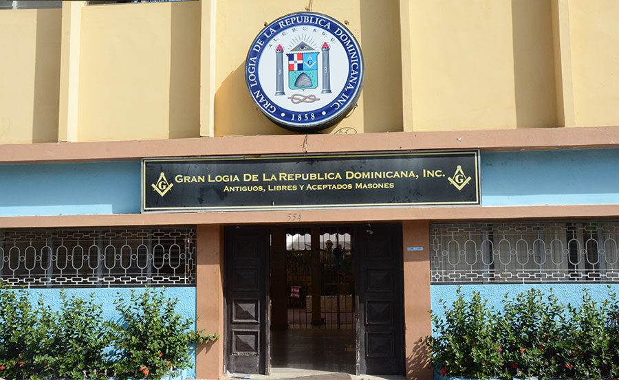 Sede principal de la Gran Logia de República Dominicana en la calle Arzobispo Portes.