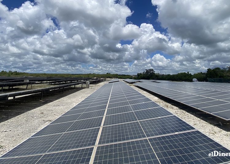 Parque de generación eléctrica a base de paneles solares en Cap Cana. | elDinero
