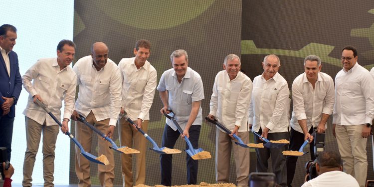 El presidente Luis Abinader ha participado en el inicio de diversos proyectos e inauguración de otros en la región Noroeste. | Lésther Álvarez