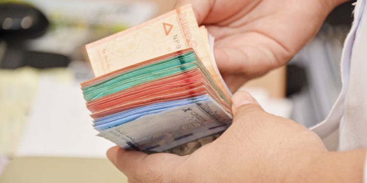 Los prestamistas suelen tener un constante flujo de dinero en efectivo y se eximen de pagar impuestos. | Lésther Álvarez