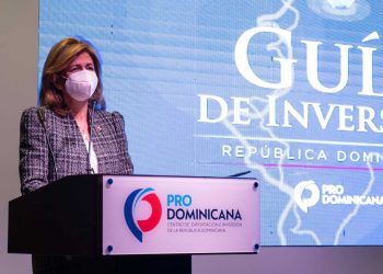 La vicepresidenta Raquel Peña presidió el acto de lanzamiento de la guía de inversión.