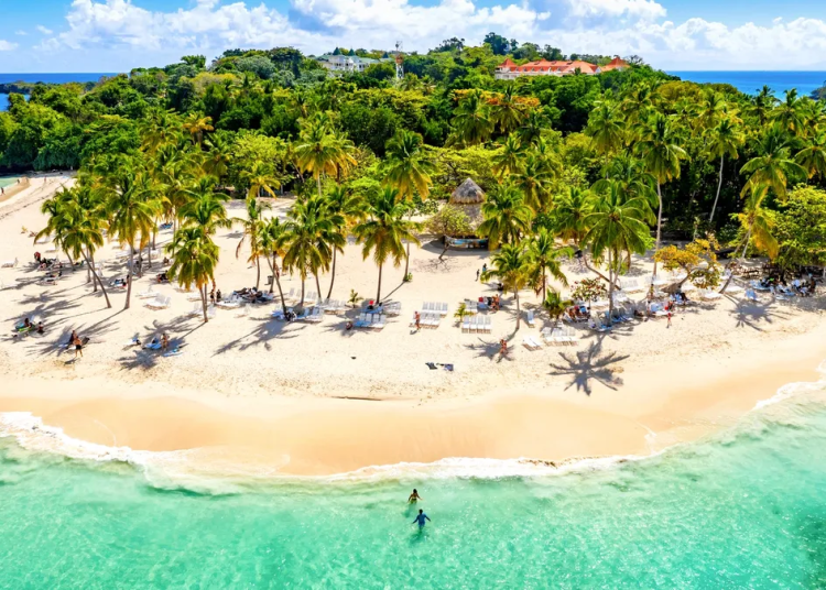 El secretario general de la OMT afirmó que República Dominicana se ha convertido en una referencia mundial para el turismo y en líder de la región al respecto. - Fuente externa.
