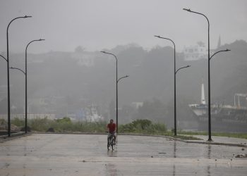 República Dominicana sigue nublado debido a tormenta Franklin y tendrá precipitaciones “considerables”, las cuales podrían provocar inundaciones graduales y repentinas. - EFE.